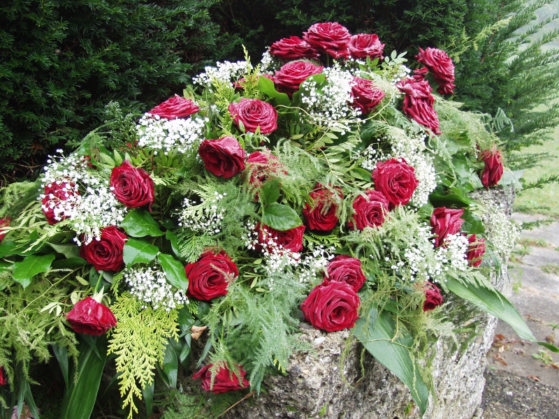 funeraire-COLLONGUES-min_roses-61203